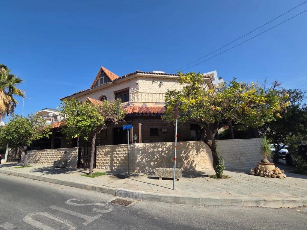 Σπίτι 4 Υπνοδωματίων προς Ενοικίαση στη Λεμεσό – Νεάπολη