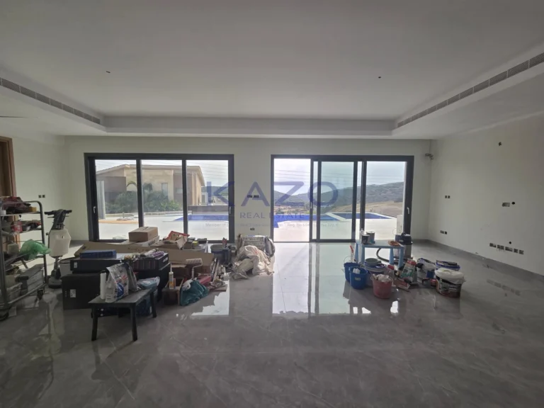 450m² House for Sale in Parekklisia, Limassol District