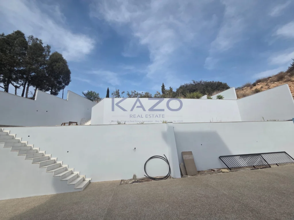 450m² House for Sale in Parekklisia, Limassol District