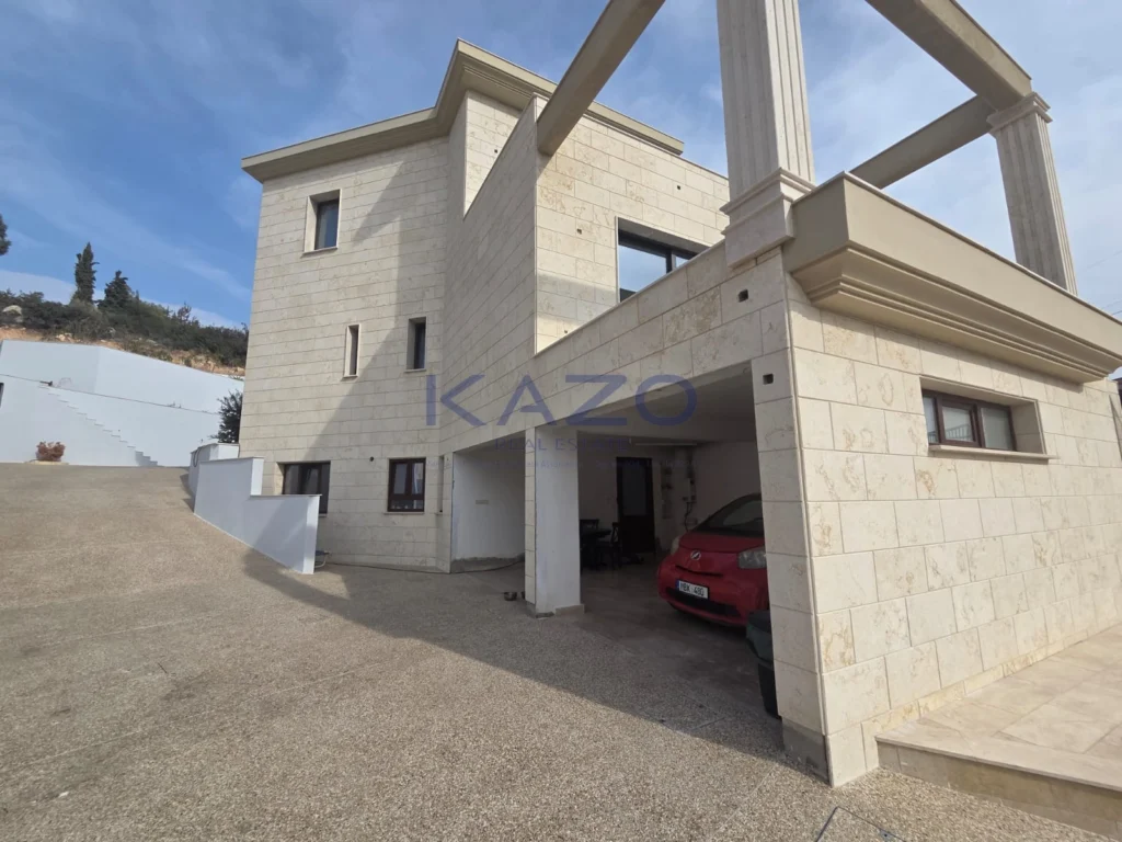 450m² House for Sale in Parekklisia, Limassol District