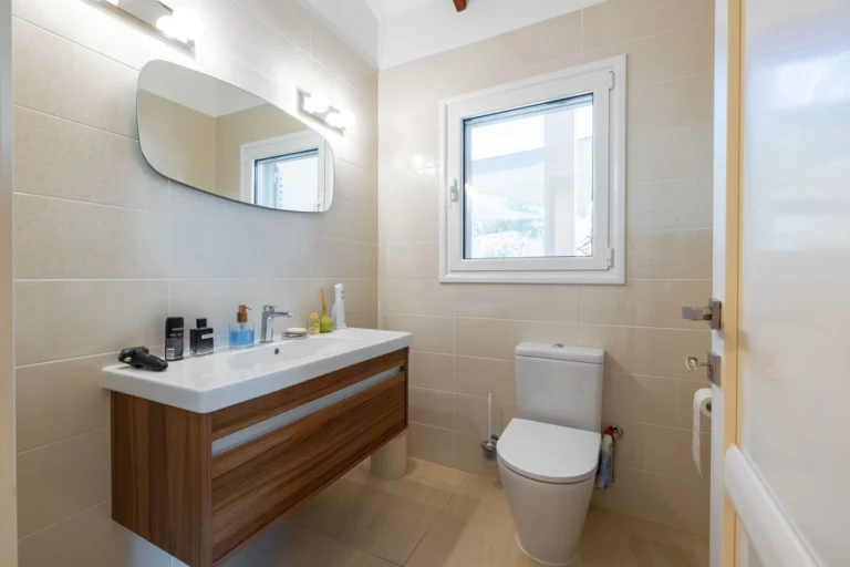 4 Bedroom House for Sale in Chlorakas, Paphos District