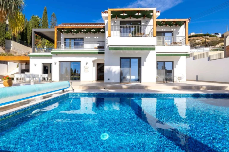 4 Bedroom House for Sale in Pegeia, Paphos District