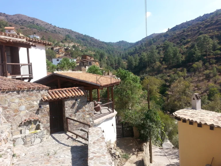 Cheap Houses and Villas for Sale Nicosia up to 700000 euro