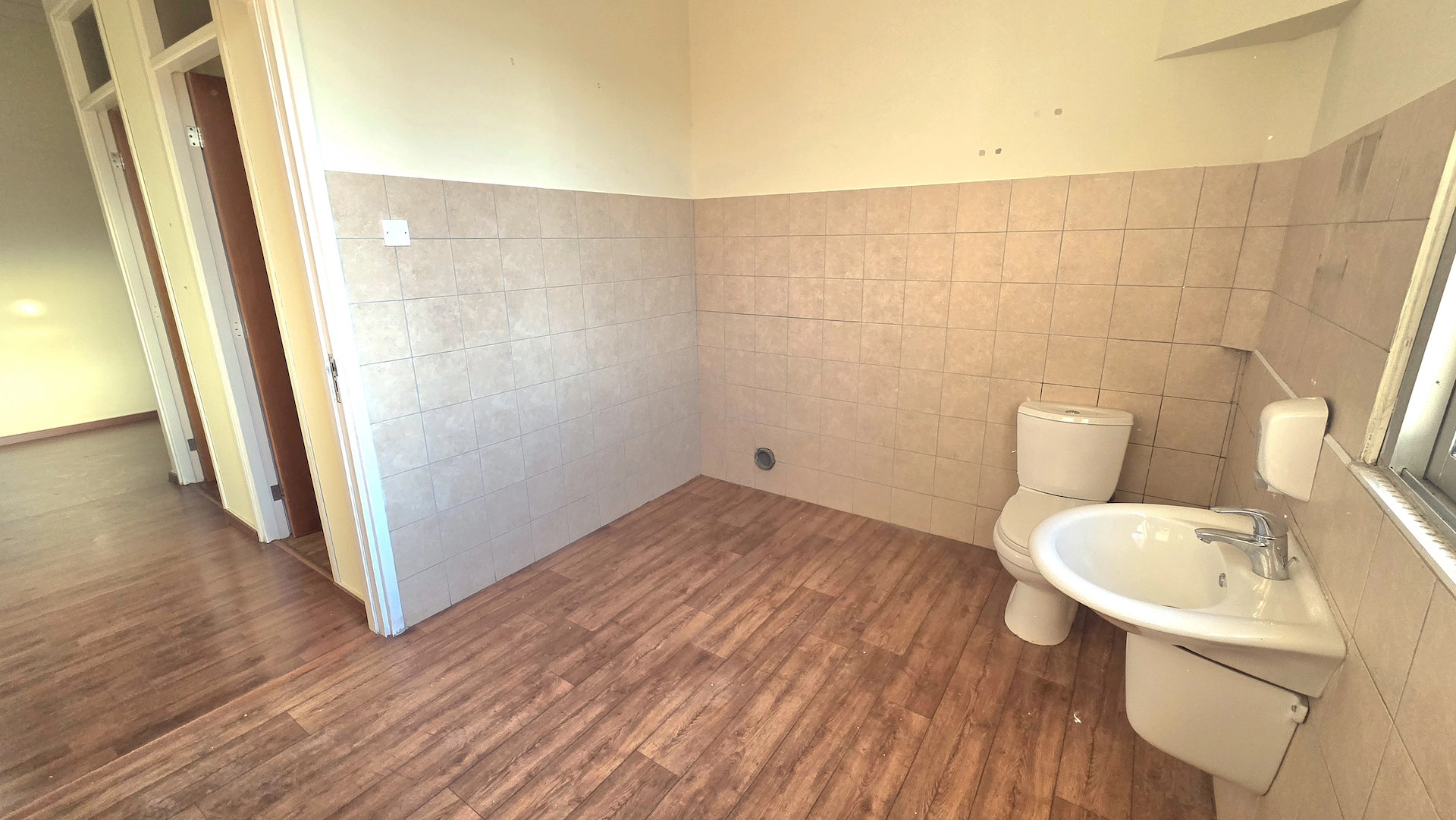 530m² Office for Rent in Limassol District