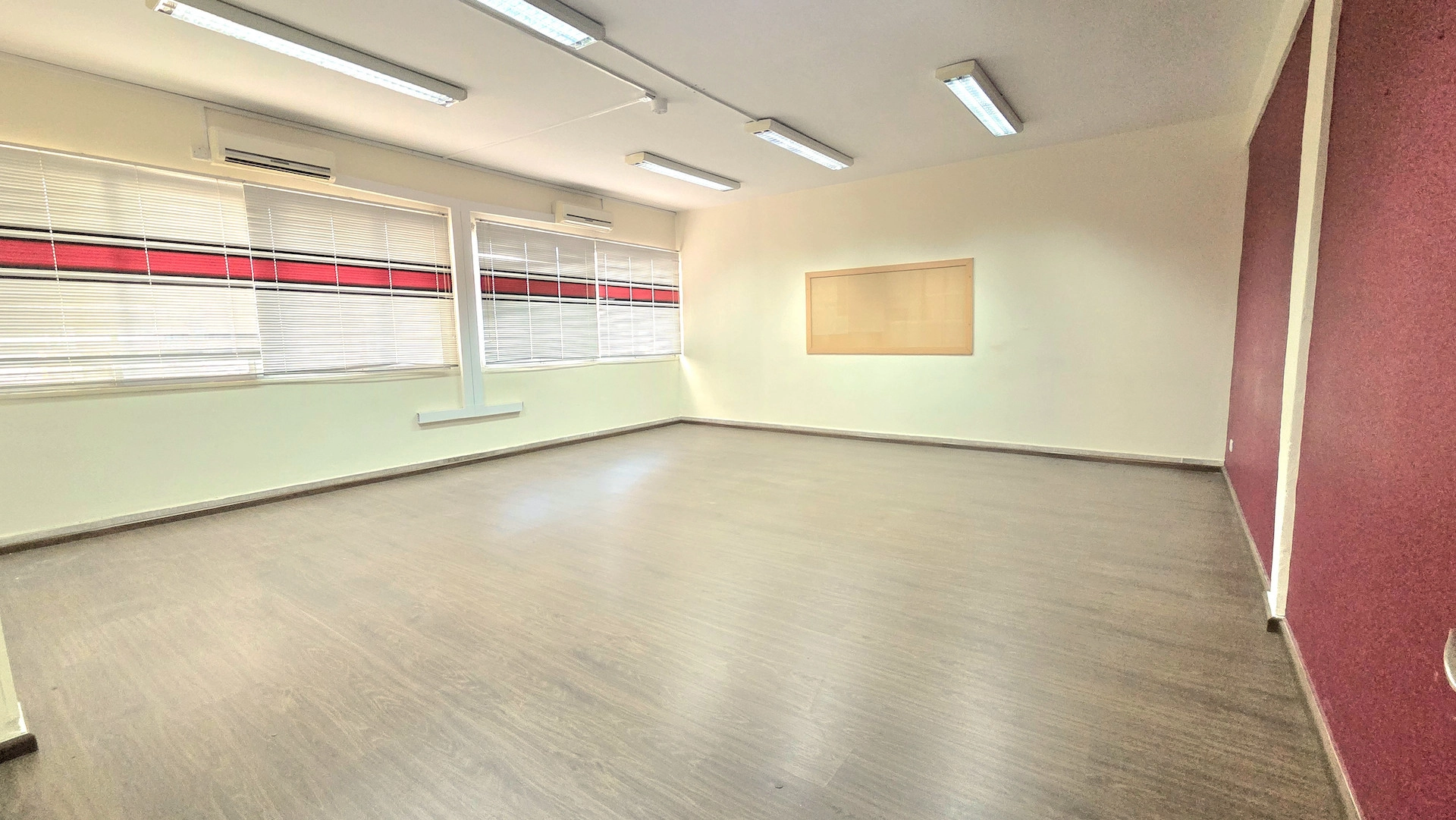 530m² Office for Rent in Limassol District