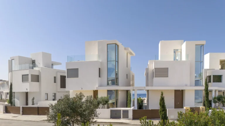 5 Bedroom House for Sale in Kissonerga, Paphos District