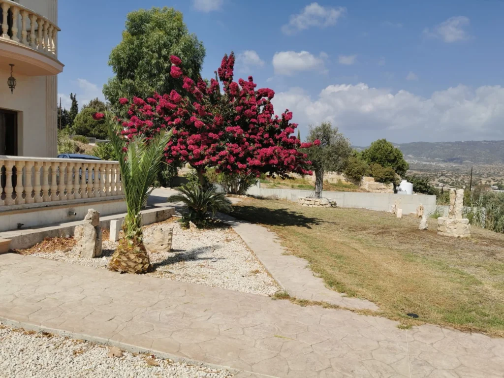 5 Bedroom House for Rent in Parekklisia, Limassol District