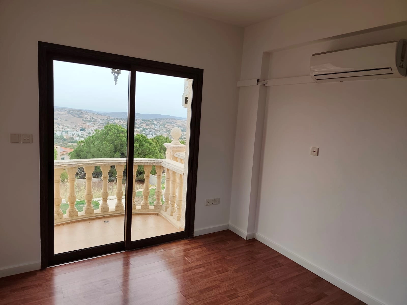 5 Bedroom House for Rent in Parekklisia, Limassol District