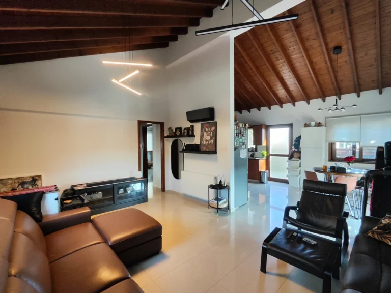 2 Bedroom House for Sale in Parekklisia, Limassol District