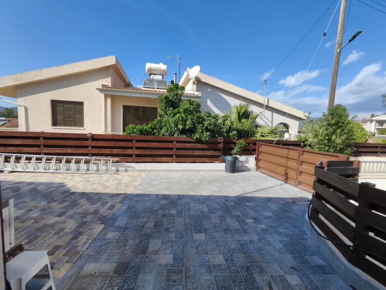 2 Bedroom House for Sale in Parekklisia, Limassol District