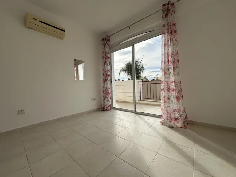 2 Bedroom Apartment for Sale in Paphos – Universal