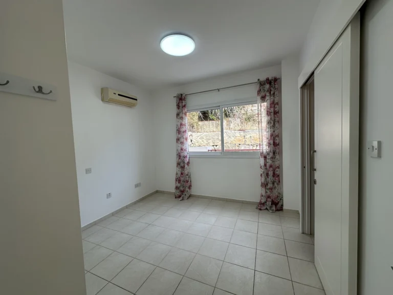 2 Bedroom Apartment for Sale in Paphos – Universal