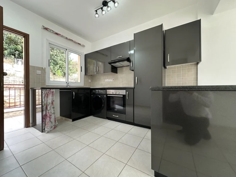 2 Bedroom Apartment for Sale in Paphos – Universal