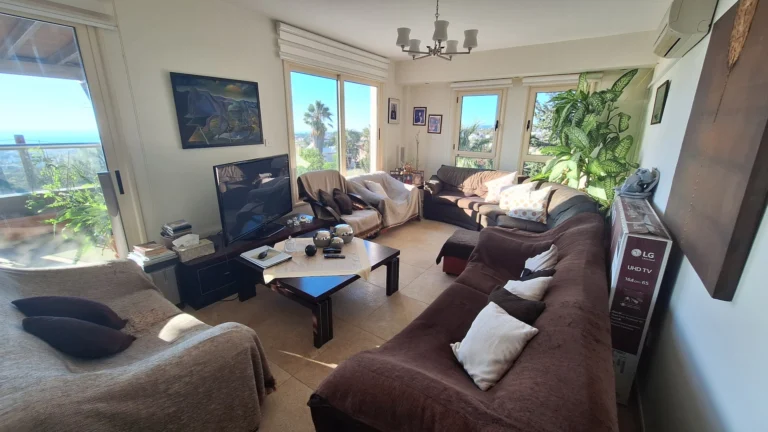 3 Bedroom Apartment for Rent in Mesa Chorio, Paphos District