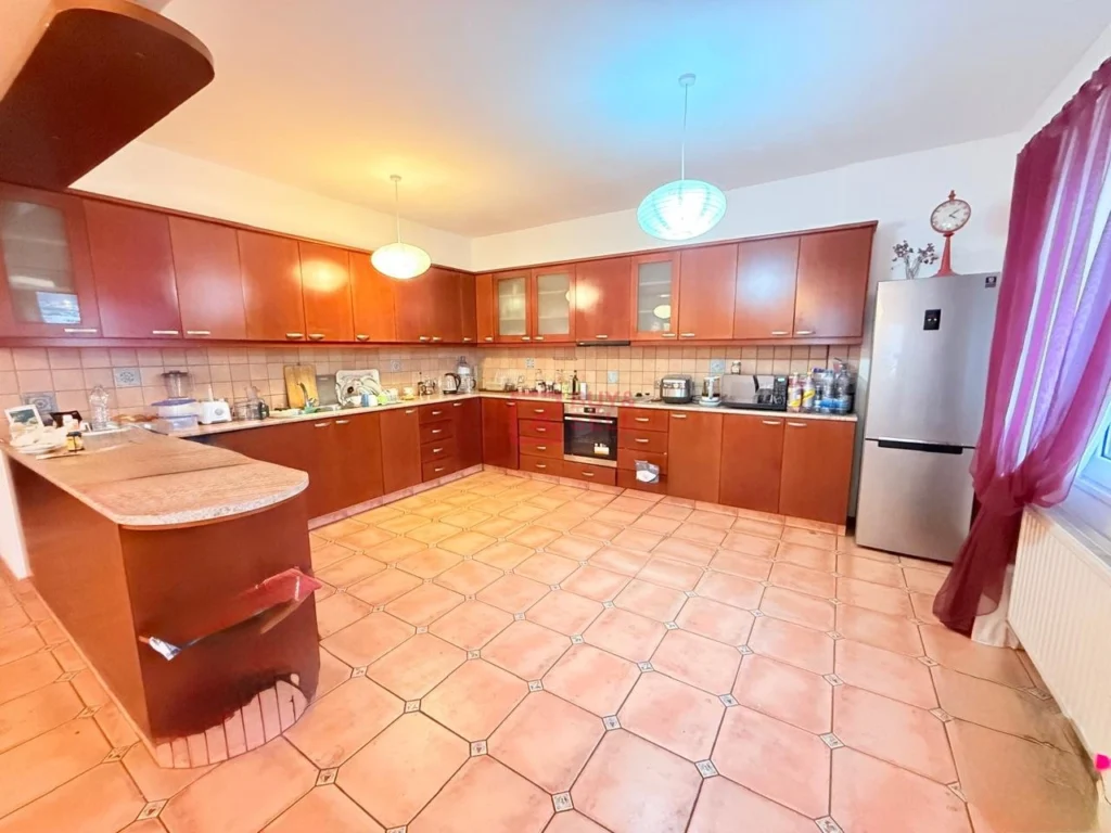 4 Bedroom Apartment for Sale in Germasogeia, Limassol District