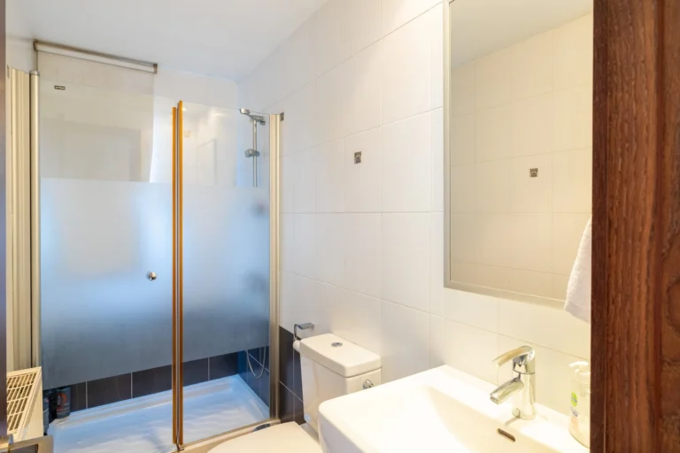 5 Bedroom House for Sale in Paphos – Anavargos