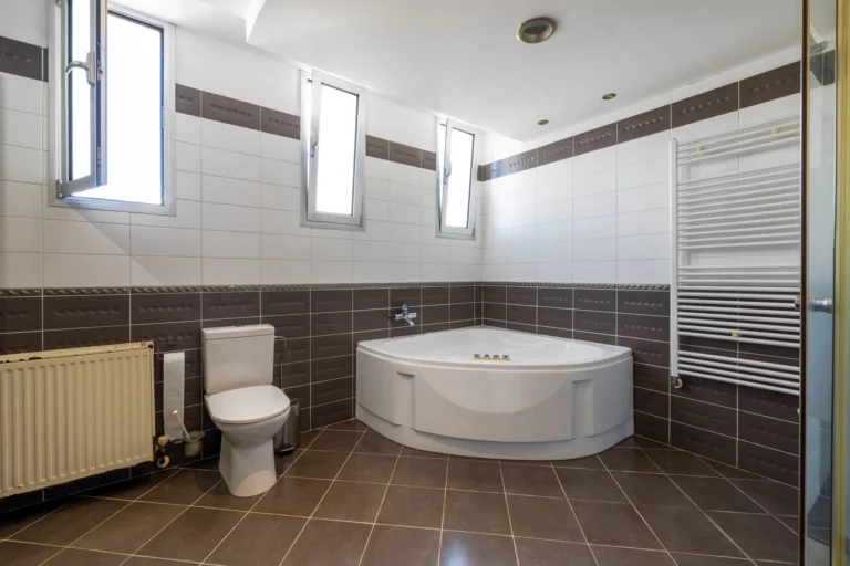 5 Bedroom House for Sale in Paphos – Anavargos