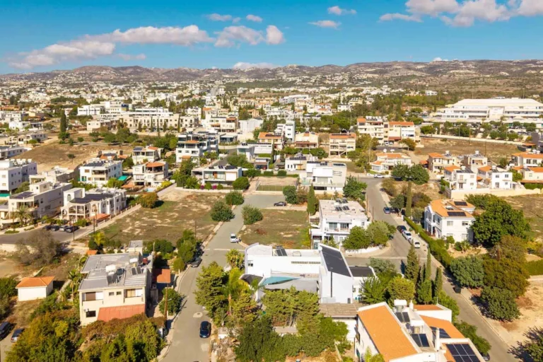 5 Bedroom House for Sale in Paphos – Anavargos