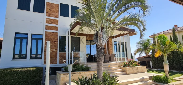 5 Bedroom House for Sale in Limassol – Agios Athanasios