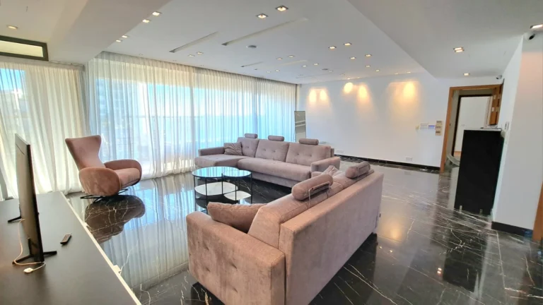 4 Bedroom Apartment for Sale