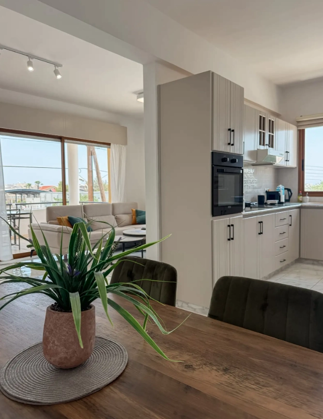 3 Bedroom Apartment for Sale in Limassol – Mesa Geitonia