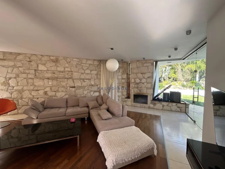 5 Bedroom House for Sale in Vergina, Larnaca District