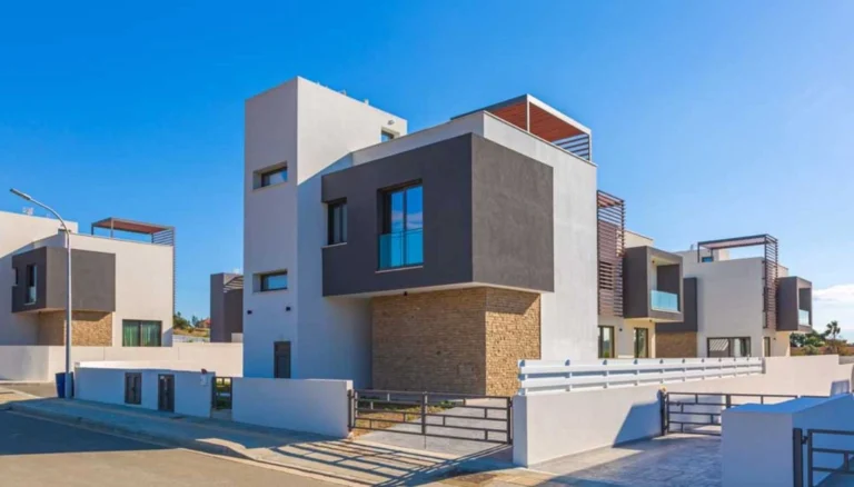 3 Bedroom House for Sale in Amathounta, Pyrgos Sea Front, Limassol District