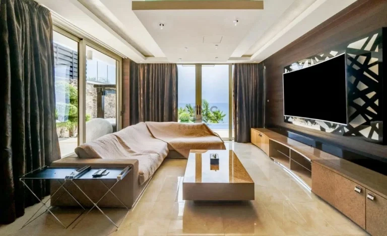 5 Bedroom House for Rent in Agios Tychonas, Limassol District