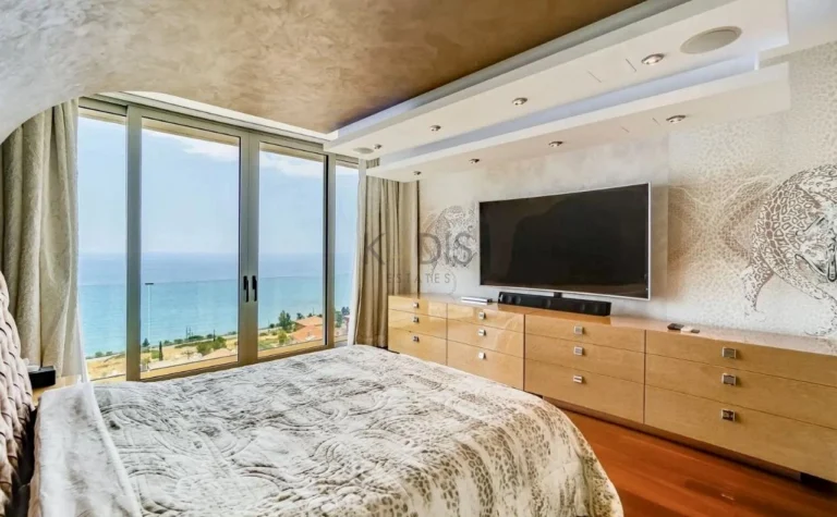 5 Bedroom House for Rent in Agios Tychonas, Limassol District