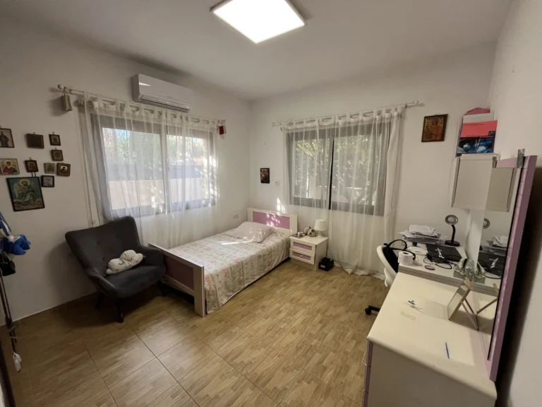 5 Bedroom House for Sale in Episkopi, Limassol District