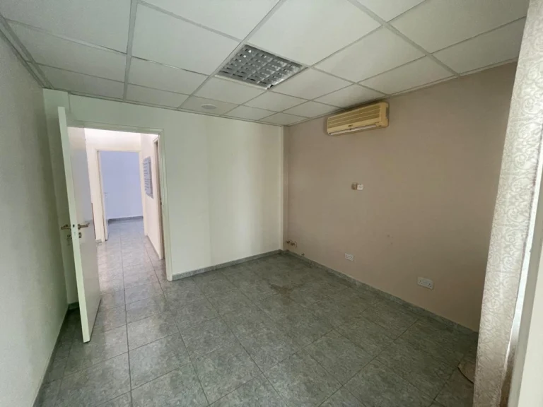 142m² Office for Rent in Paphos District