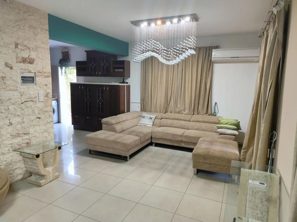 2 Bedroom House for Rent in Agios Tychonas, Limassol District