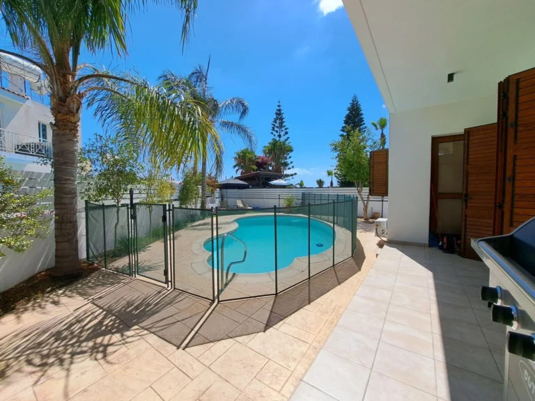 5 Bedroom House for Sale in Konia, Paphos District