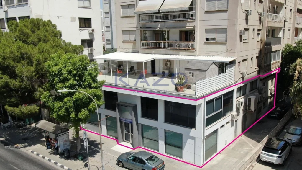 710m² Office for Sale in Agioi Omologites, Nicosia District