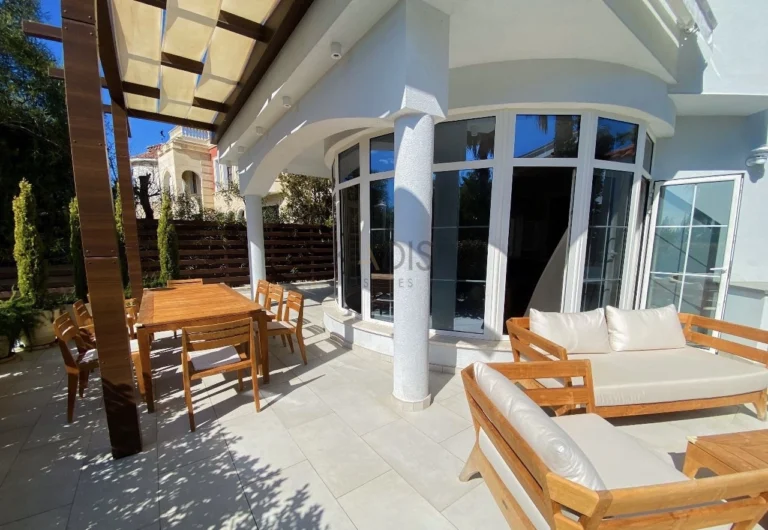 5 Bedroom House for Sale in Pyrgos Lemesou, Limassol District