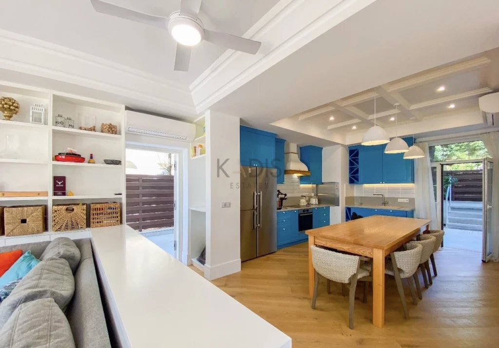 5 Bedroom House for Sale in Pyrgos Lemesou, Limassol District