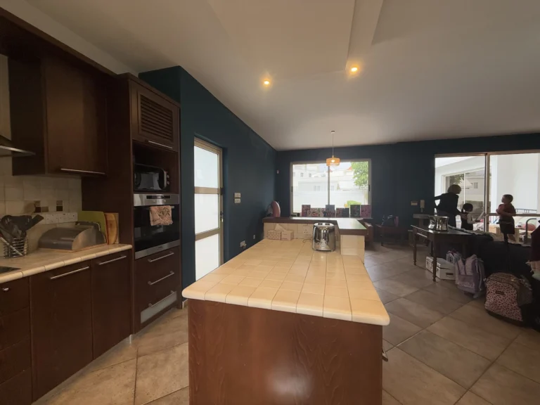 4 Bedroom House for Rent in Kato Polemidia, Limassol District