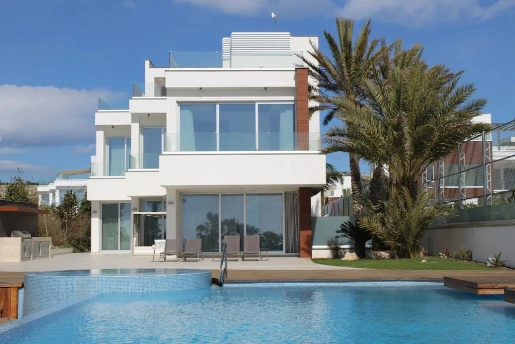 6+ Bedroom House for Sale in Famagusta – Agia Napa