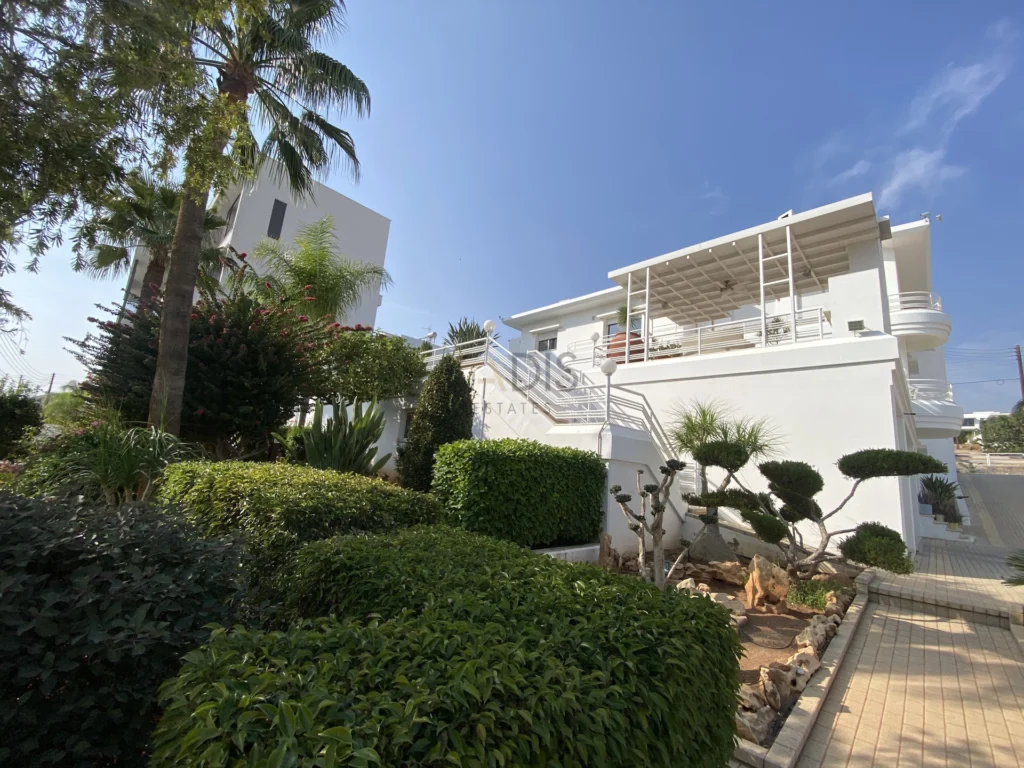 739m² House for Sale in Limassol – Panthea