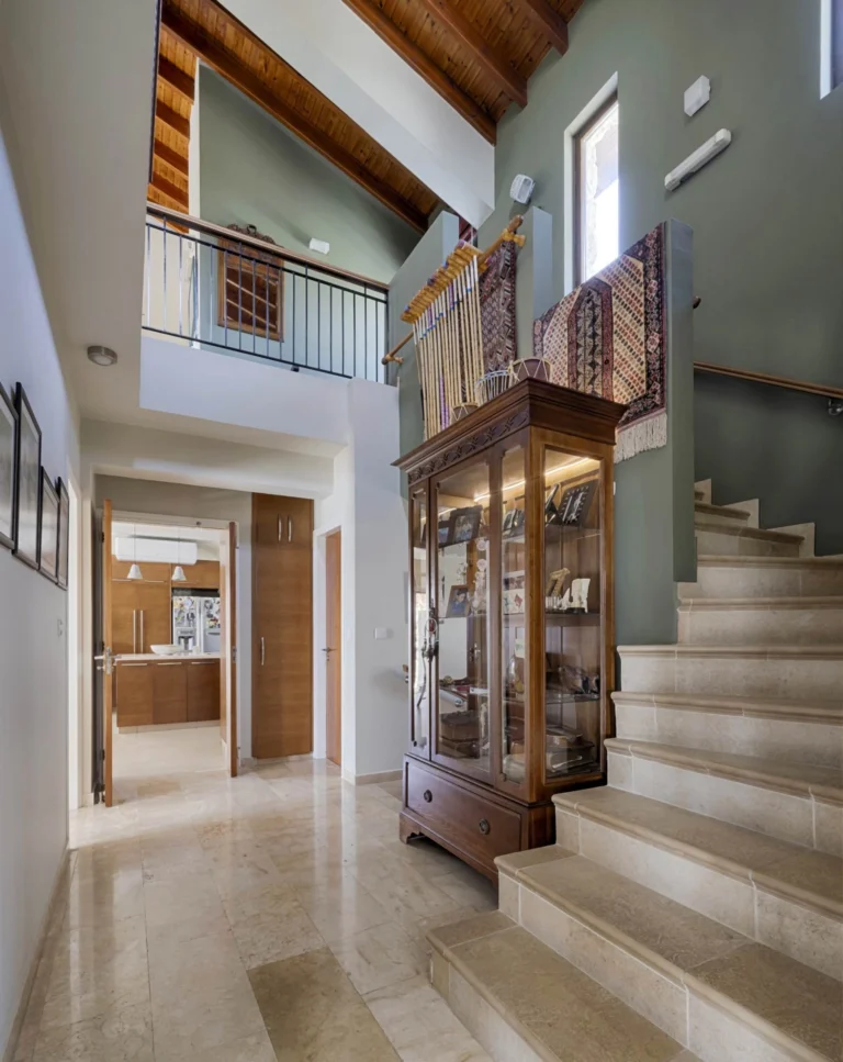 5 Bedroom House for Sale in Parekklisia, Limassol District