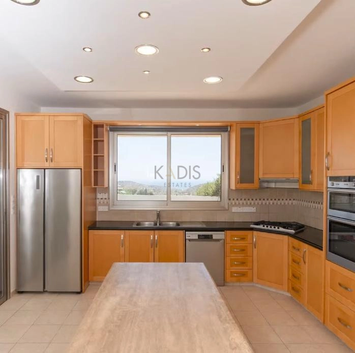 4 Bedroom House for Sale in Parekklisia, Limassol District