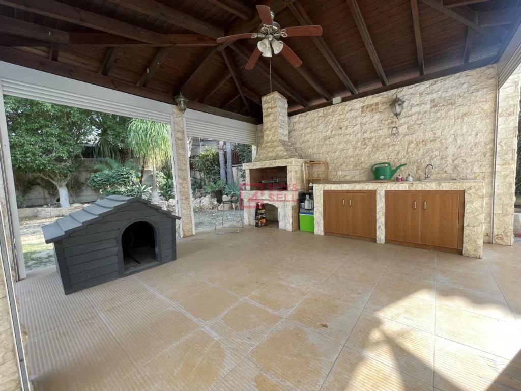 4 Bedroom House for Sale in Germasogeia – Tourist Area, Limassol District