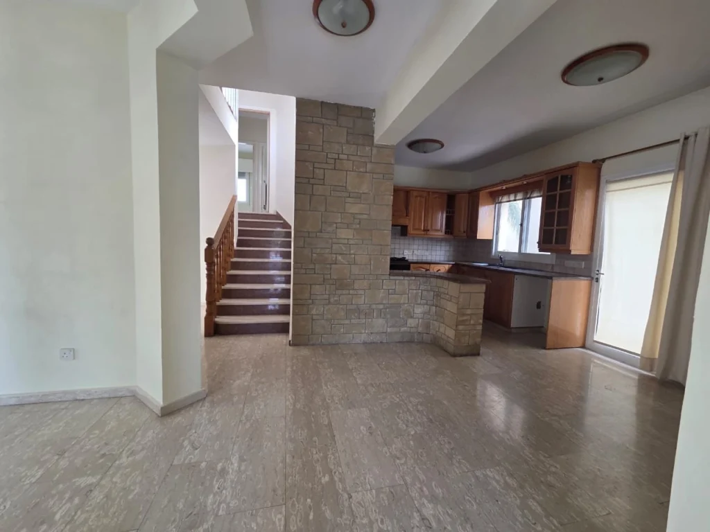 5 Bedroom House for Rent in Limassol – Kapsalos