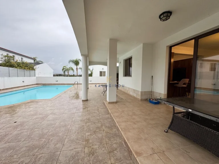 5 Bedroom House for Sale in Oroklini, Larnaca District