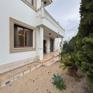 5 Bedroom House for Sale in Oroklini, Larnaca District