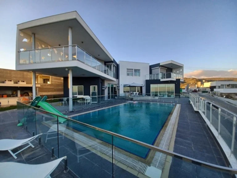 5 Bedroom House for Sale in Limassol – Mesa Geitonia