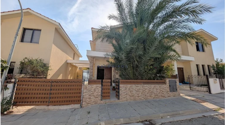 3 Bedroom House for Sale in Oroklini, Larnaca District