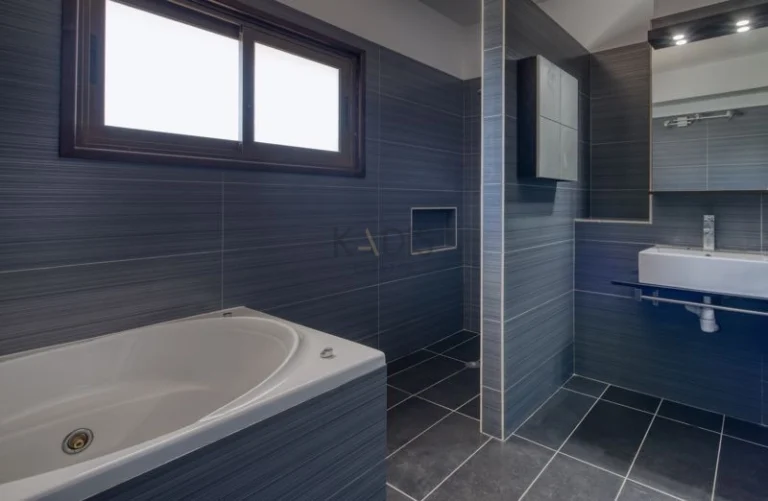 5 Bedroom House for Sale in Oroklini, Larnaca District