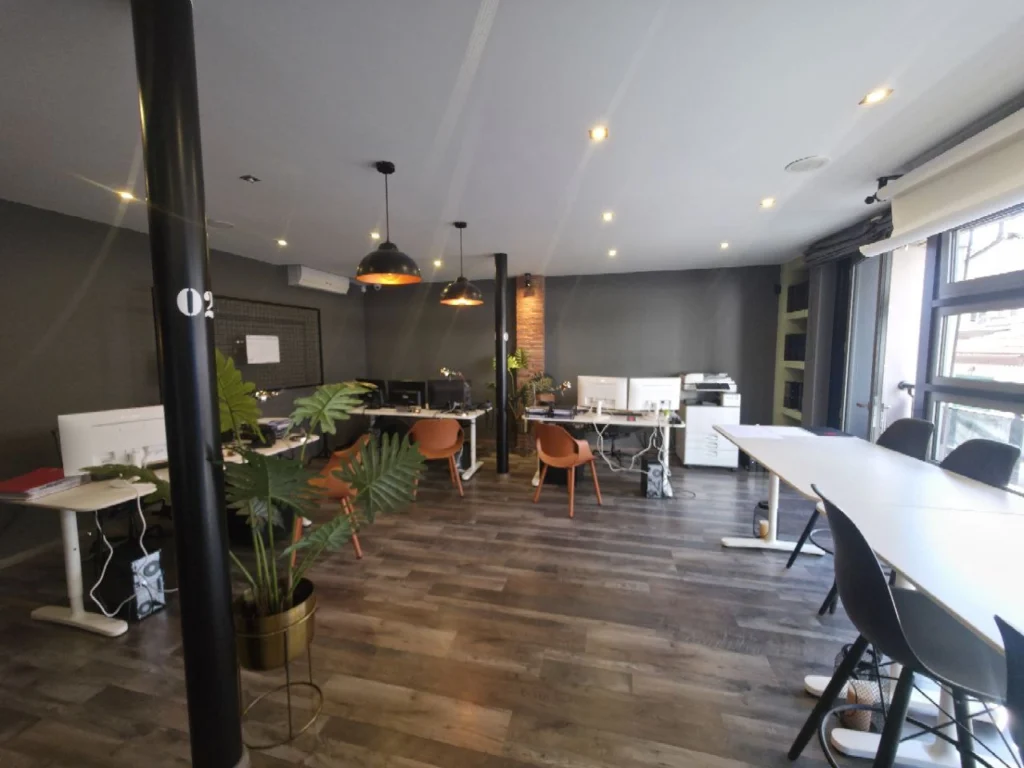 391m² Office for Sale