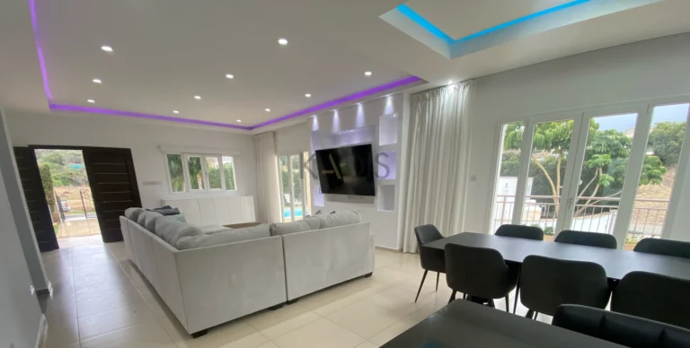 5 Bedroom House for Rent in Agios Tychonas, Limassol District